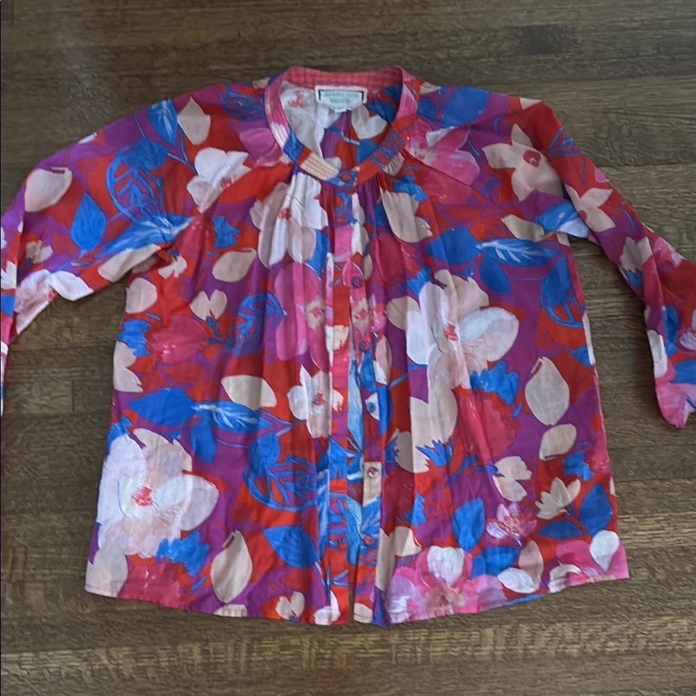 Johnny was GIVERNEY GARDENS RAGLAN POET BLOUSE - Picture 2 of 5